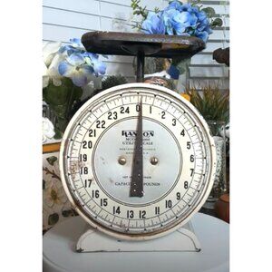 Vintage White Hanson Model 2000 Kitchen Utility Scale
